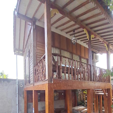 Diana'S Homestay بانيووانجى المظهر الخارجي الصورة