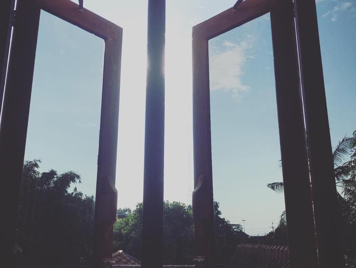 Diana'S Homestay بانيووانجى المظهر الخارجي الصورة