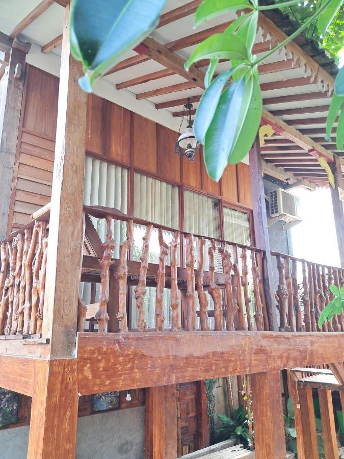 Diana'S Homestay بانيووانجى المظهر الخارجي الصورة