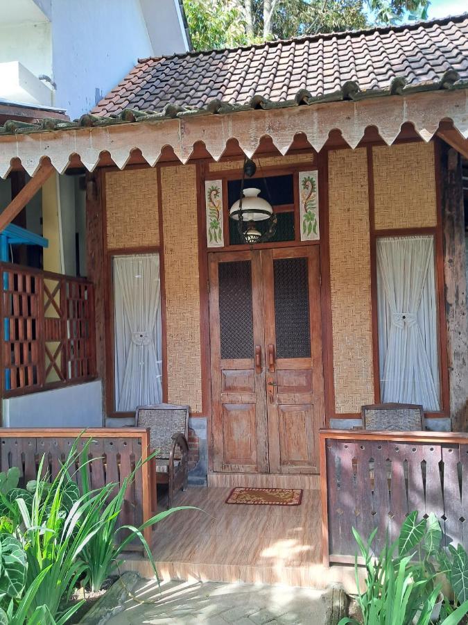 Diana'S Homestay بانيووانجى المظهر الخارجي الصورة