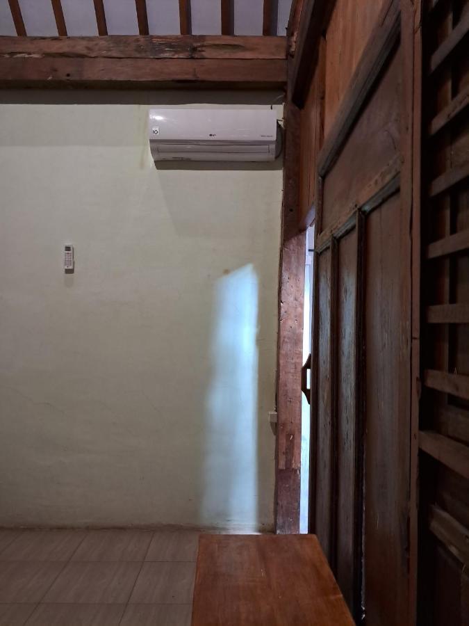 Diana'S Homestay بانيووانجى المظهر الخارجي الصورة