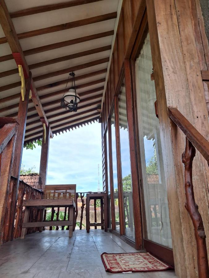 Diana'S Homestay بانيووانجى المظهر الخارجي الصورة