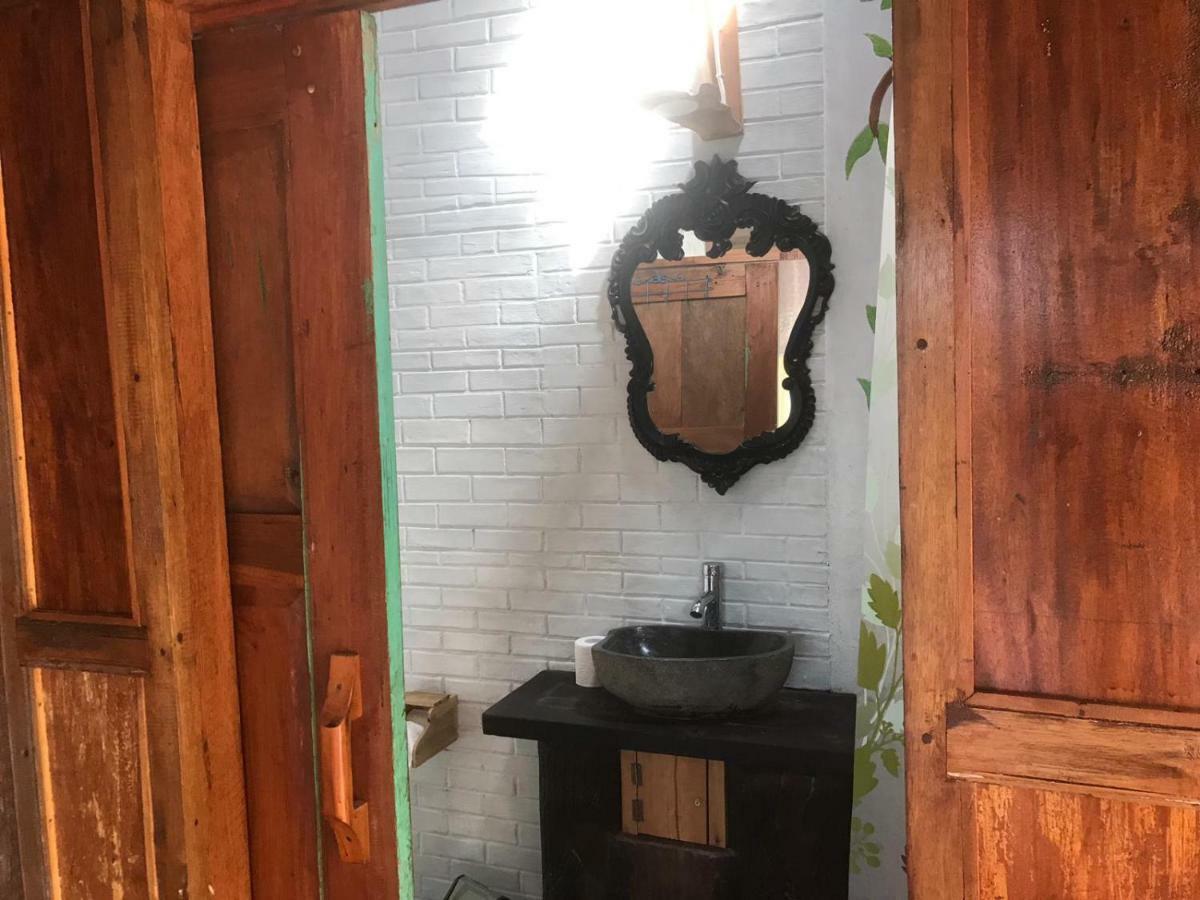 Diana'S Homestay بانيووانجى المظهر الخارجي الصورة