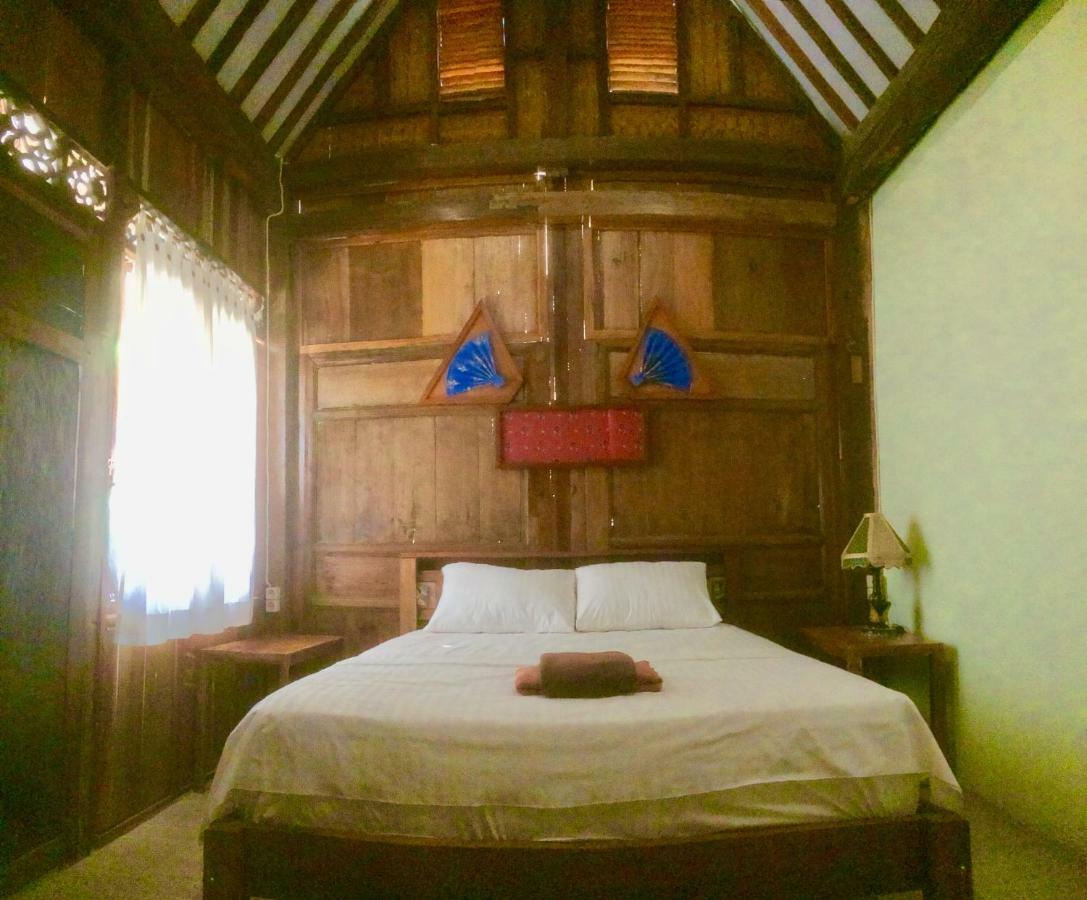 Diana'S Homestay بانيووانجى المظهر الخارجي الصورة