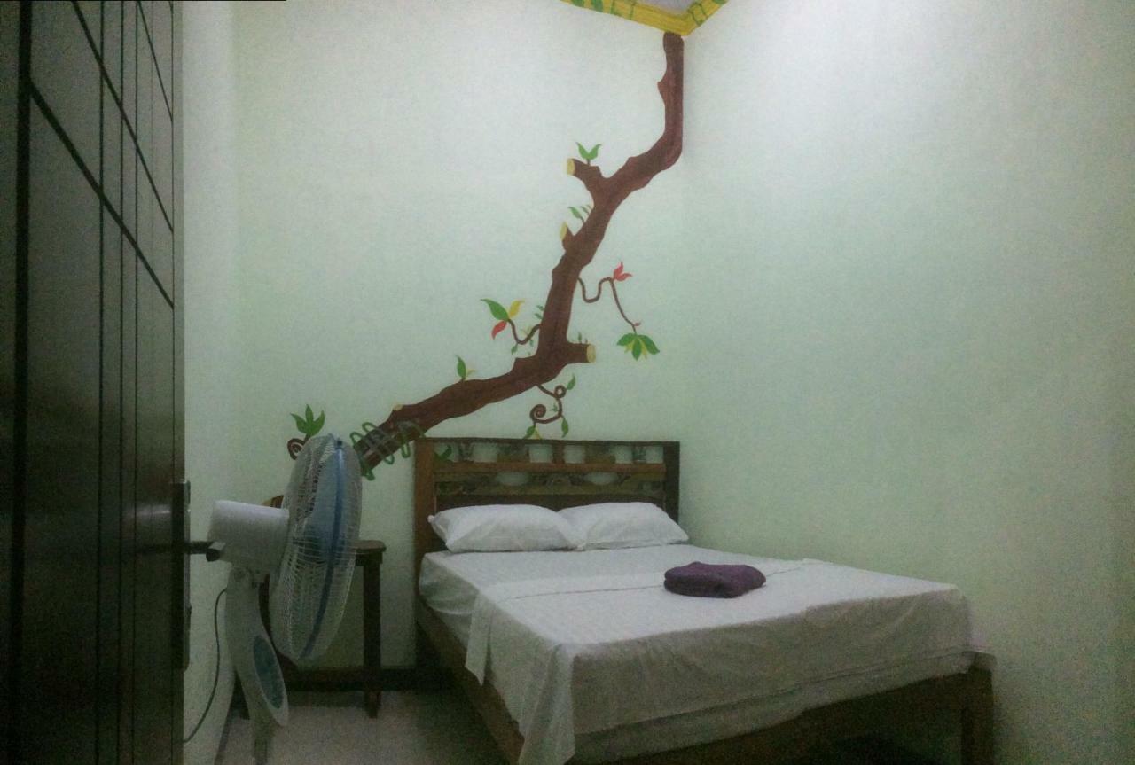 Diana'S Homestay بانيووانجى المظهر الخارجي الصورة